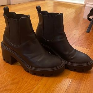 Black Chelsea boot size 5.5